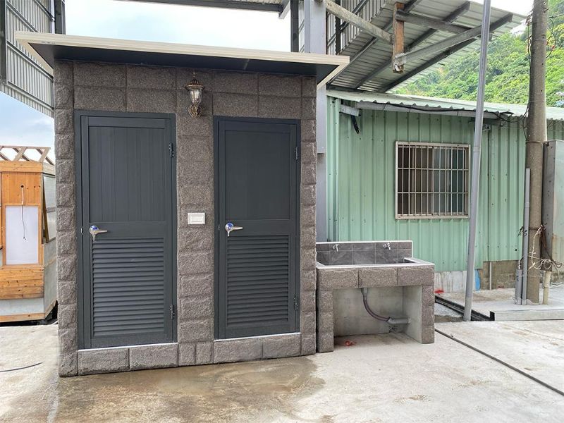 一站式流動衛浴方案：水泥預鑄型流動廁所＋雙門淋浴優點