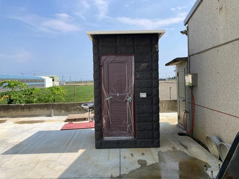 水泥預鑄型流動廁所介紹：蹲式馬桶與客製管路設備解析