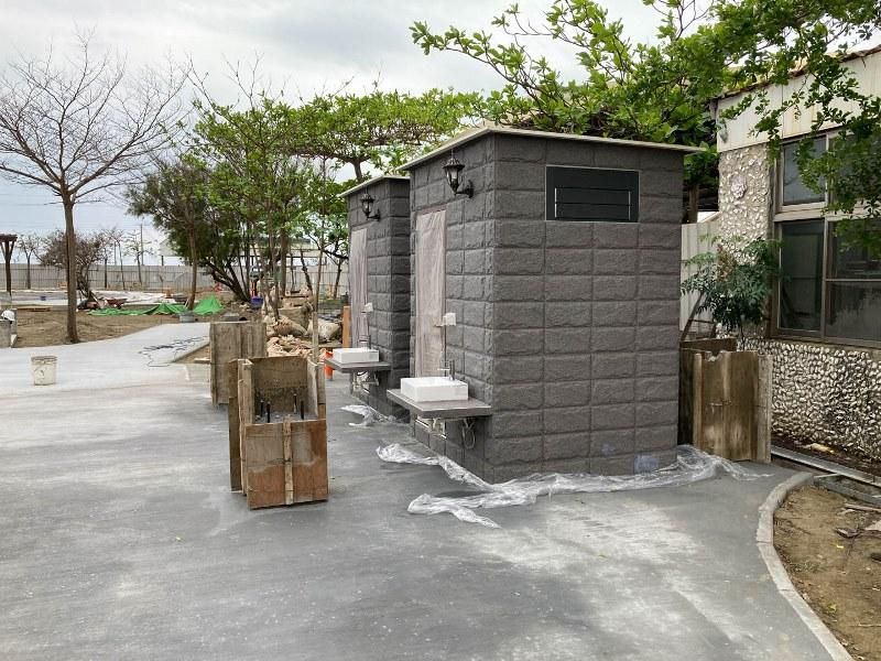 水泥預鑄型流動廁所有什麼特色？結構穩固、清潔便利又環保