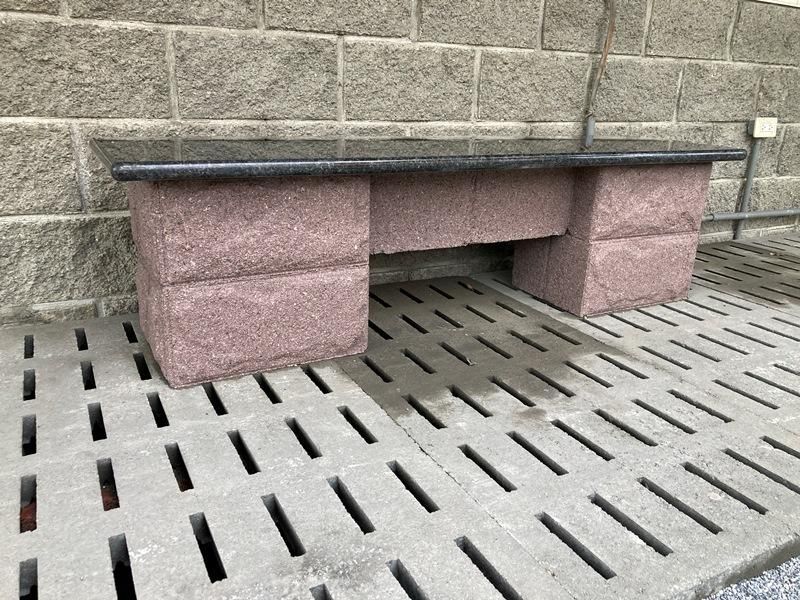 景觀設計新選擇！多功能石椅打造舒適又實用的戶外休憩空間