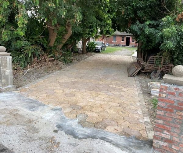 亂石地磚特色與功能解析：防滑、耐磨與自然美學全攻略