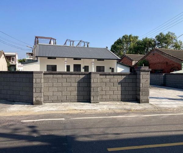 景觀設計新趨勢！仿岩藝術圍牆展現自然紋理與堅固結構之美