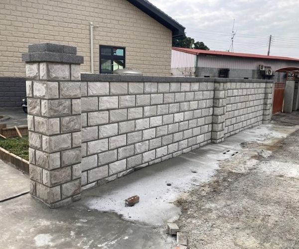 戶外景觀升級：板岩空心磚打造自然系仿岩圍牆的秘密